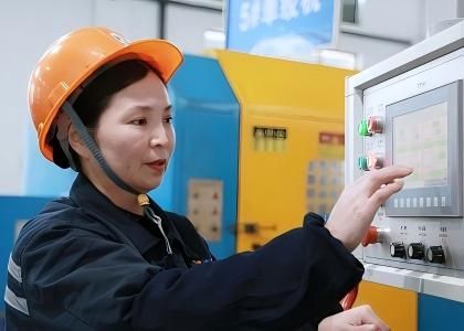 “寶藏大姐” 牛澤芳：17 年匠心堅守，從學(xué)徒逆襲 “免檢標(biāo)桿”